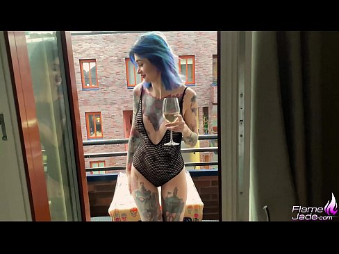 ❤️ Valtava tyttö imee nieleskellen ja naidaan intohimoisesti avoimen taivaan alla ❌ Porno at us